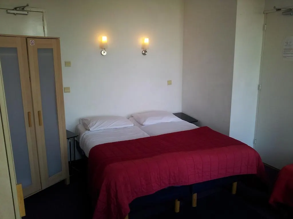 Hotel Baan Rotterdam 2*,