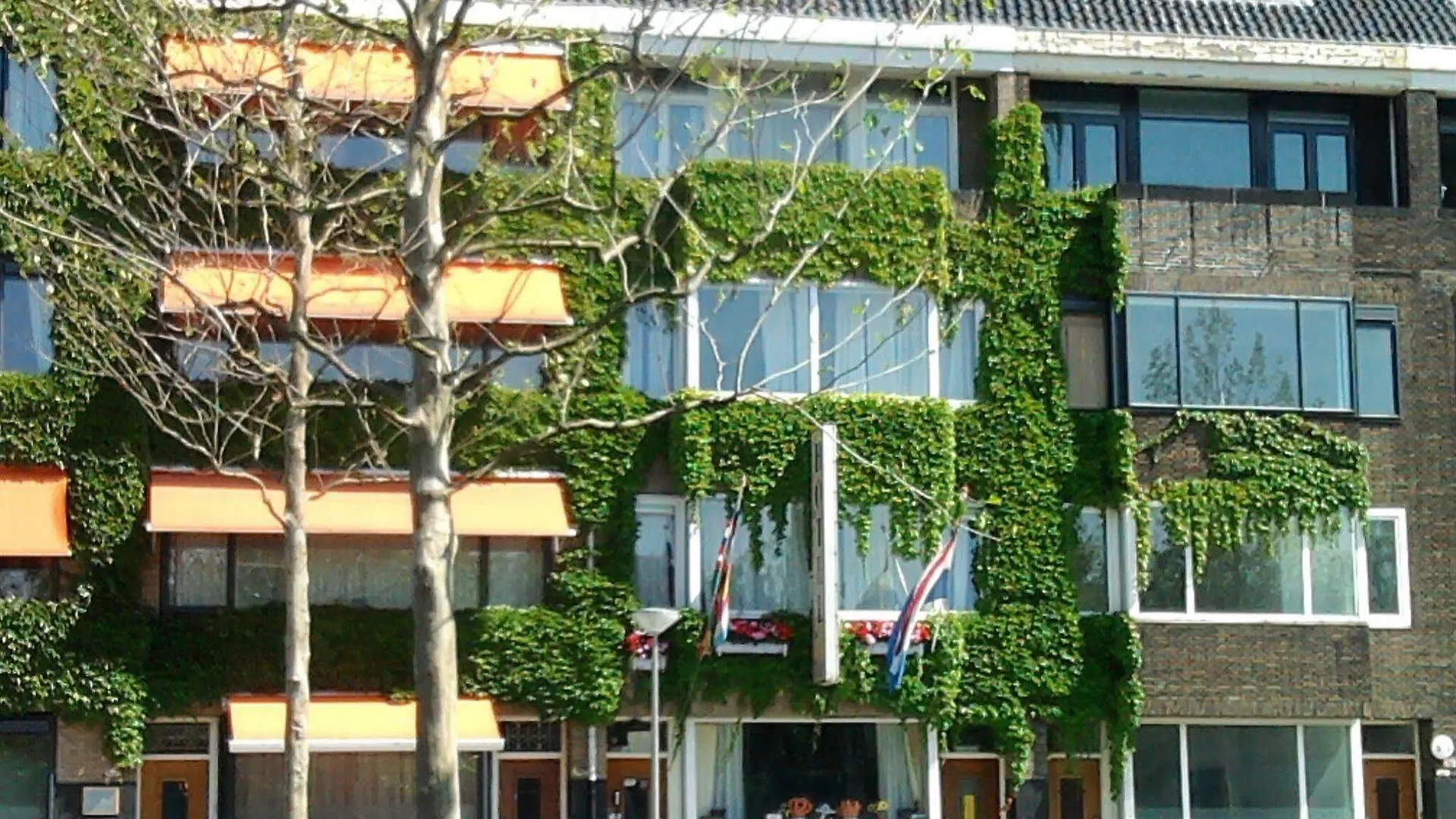 Hotel Baan Rotterdam 2*,