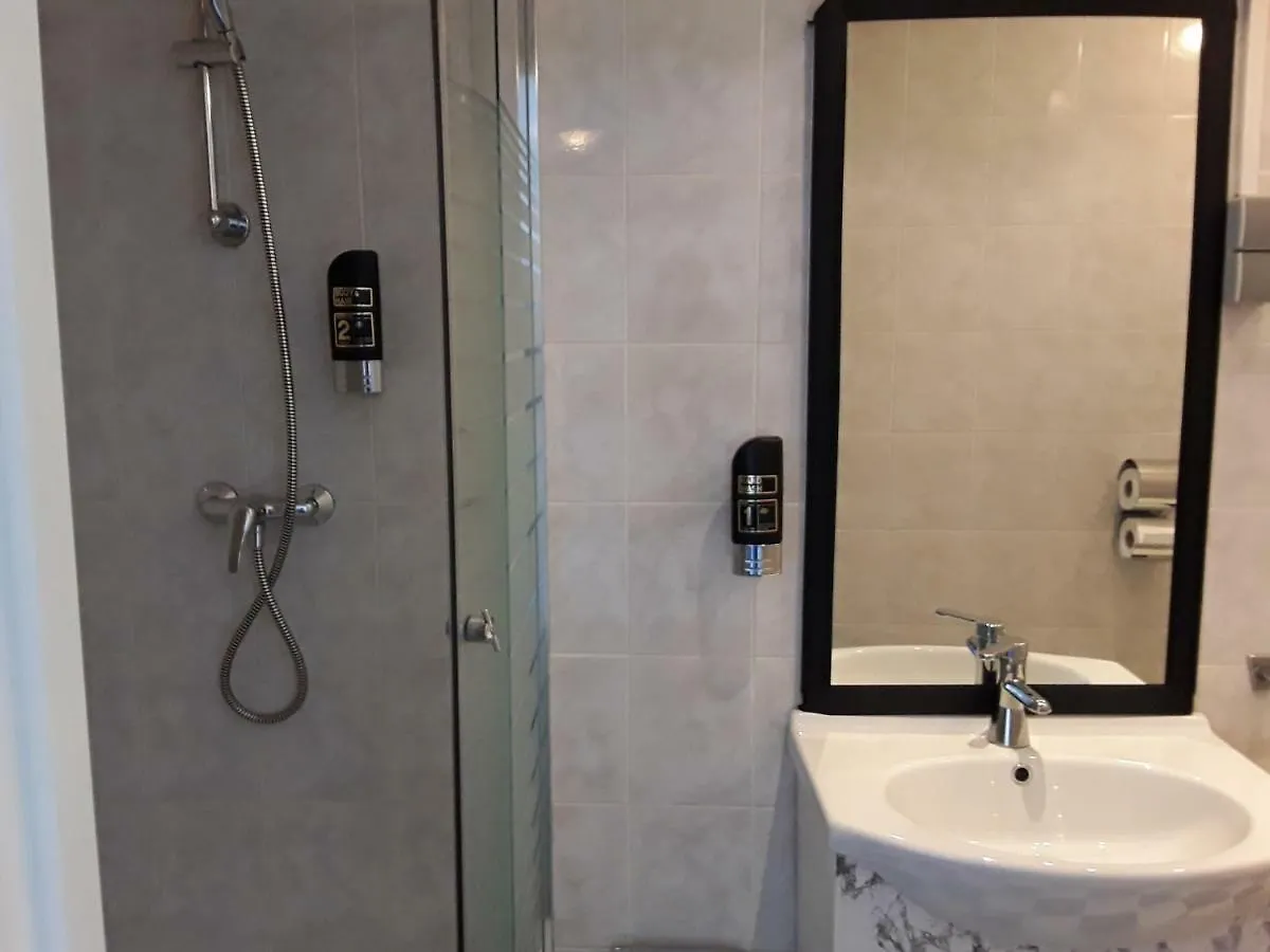 Hotel Baan Rotterdam 2*,